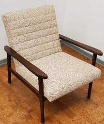 [#B9-27] Beige Lounge Chairs with wood legs