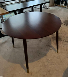[#C4-49] Brown with gold tip legs