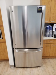 [#G10-348] Bottom-Freezer Refrigerator, GE