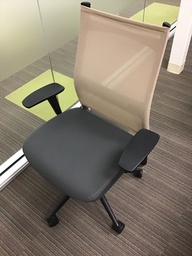 [#B13-127] Black and Biege Task Chair with Arms