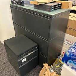 [#D8-2] 3-Drawer filing cabinet