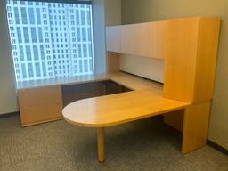 [#E7-54] Executive "U" Group - Bullet Top Desk w/ Freestanding Hutch, Tackboards, Task light, Surface Storage Tower Desk, Center Drawer, Credenza w/ Double Lateral File &amp; BBF, Left Hand - Light Maple