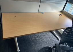 [#E3-5] Desk - 49" X 24" (25th floor) 