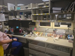 [#E4-6] Breakdown Desk