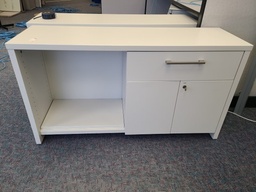 [#D5-9] Armoire de rangement - 4' de long x 15" de profondeur x 26" de haut