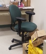 [#B13-18] Green Task Chair