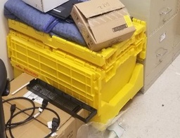 [#D20-22] Yellow Moving Crates