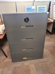 [#D10-8] Cabinets de la RCMP