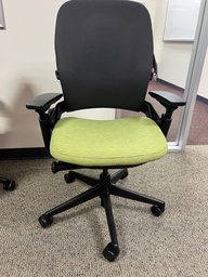 [#B8-21] GREEN SEAT OFFICE CHAIR