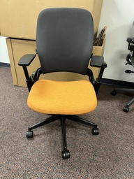 [#B8-24] ORANGE SEAT OFFICE CHAIR