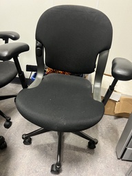 [#B13-33] BLACK OFFICE CHAIR