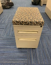 [#D16-8] Mobile Pedestal