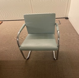 [#B8-88] MEETING CHAIR