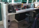 [#E5-31] Reception desk, white, with gray marble top | Mostrador de recepción, blanco, con tapa de mármol gris