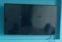 [#H16-172] TV, 55", with stand | TV, 55", con soporte