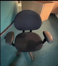 [#B13-46] TASK CHAIR W/ ARMS - BLACK